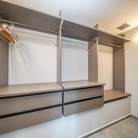 Nelia Apartment